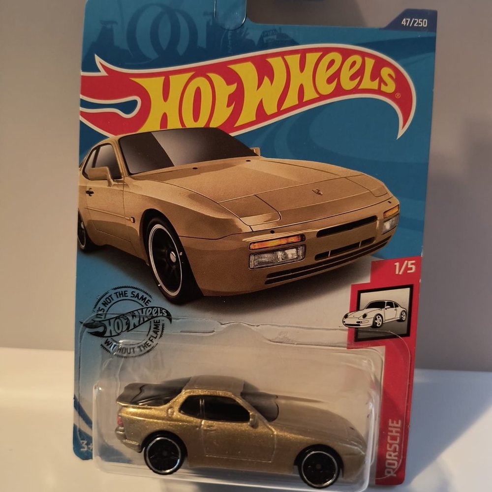 B22 hot wheels 89 porsche 944 turbo with shipping protector